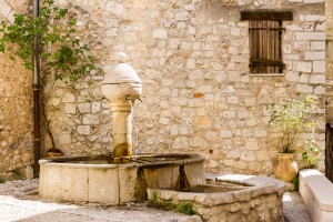 la-fontaine-de-Peille